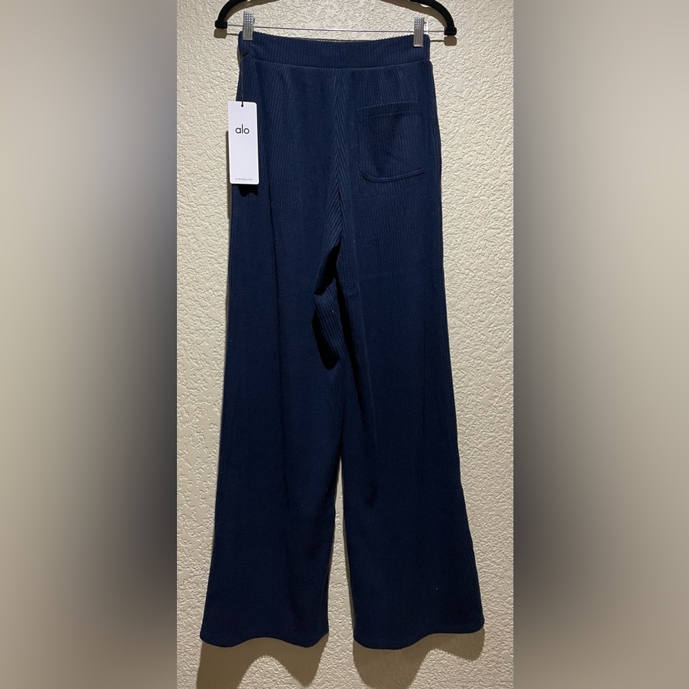 Alo Yoga NWT Muse Wide Leg Pants Navy Blue Relax Fit Size XS Front Pockets - Picture 7 of 10